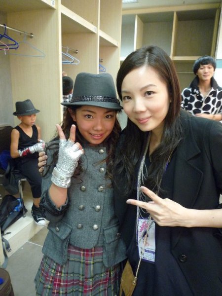 67718_436038436306_6168282_n